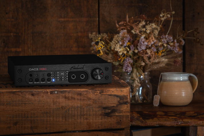 Benchmark DAC3 HGC on a rustic wooden box