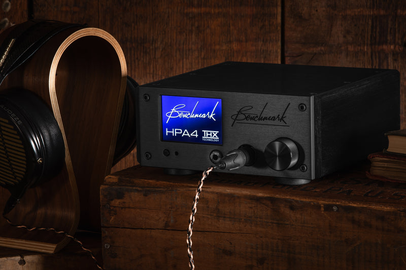 Benchmark HPA4 on a rustic wooden box