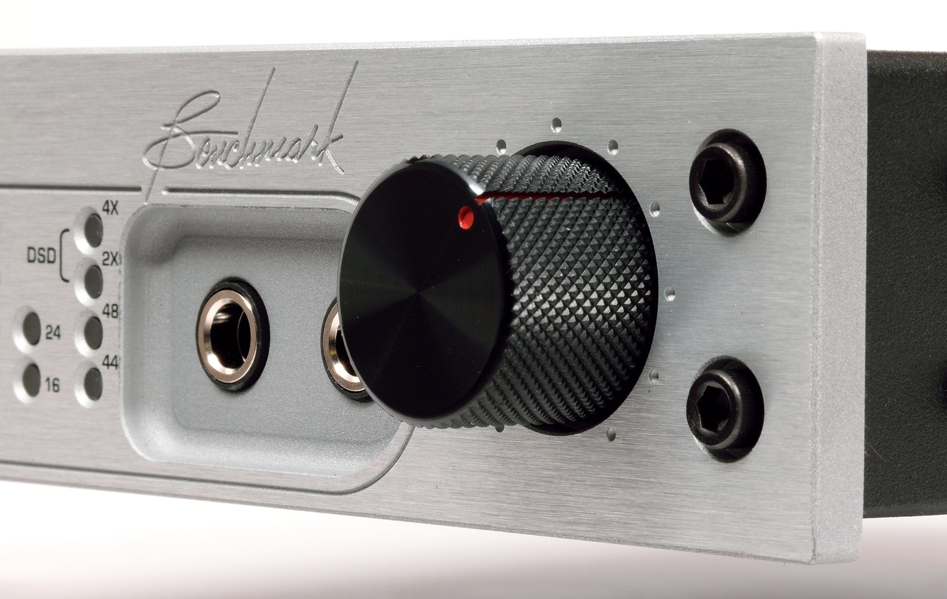 Benchmark DAC2 Silver closeup