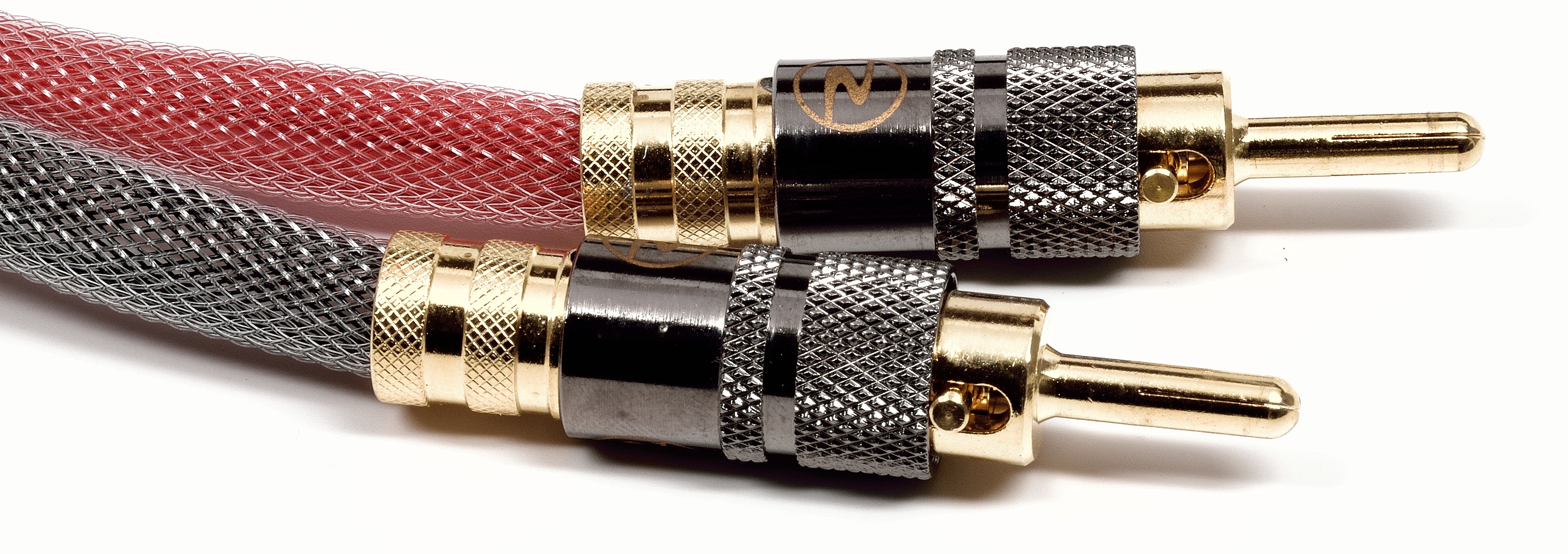 Premium locking banana plugs with gold plating